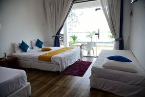 Room - Dinuda Resort (Kudawa)