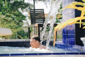 Pool - Dinuda Resort (Kudawa)