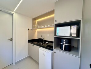 Basic Studio | Bahagian dalam