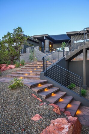 Exterior - Luxury Hilltop Home With 360° Red Rock Views (Sedona)