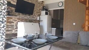 Unclassified image, 5 of 24, button