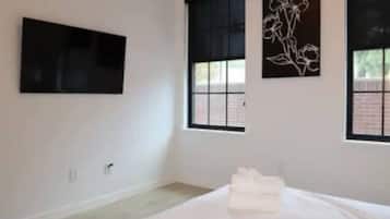 1 sovrum, strykjÀrn/strykbrÀda, internet och sÀngklÀder