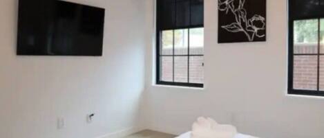 1 間睡房、熨斗/熨衫板、上網、床單