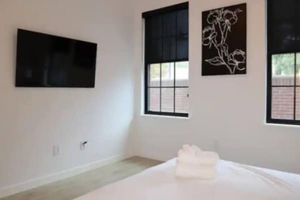 1 habitación, tabla de planchar con plancha, internet y ropa de cama 