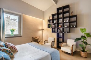 Unclassified image, 2 of 8, button