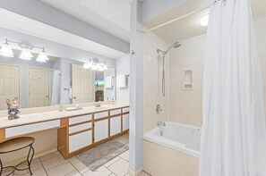 Towels - Indoor Pool & Sauna | Minutes to Branson 76 Strip (Branson)