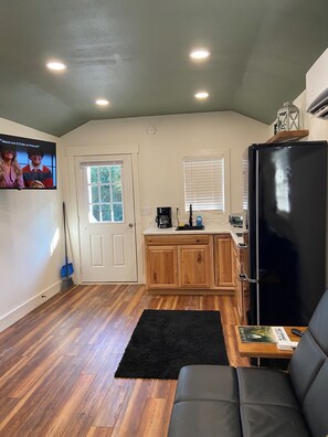 Unclassified image, 5 of 9, button