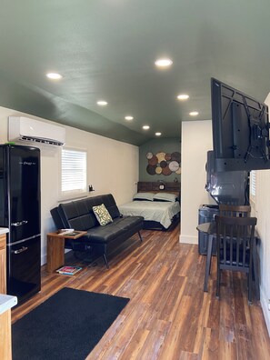 Unclassified image, 2 of 9, button