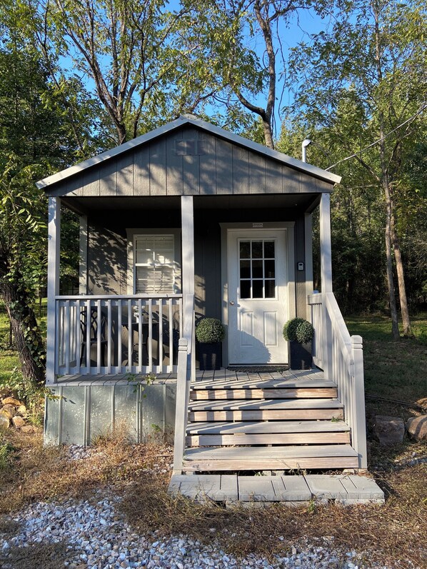 Unclassified image, 1 of 9, button