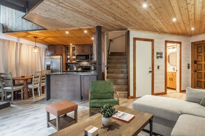 Unclassified image, 3 of 40, button