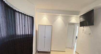New Modern Studio Near Beach & Tel Aviv | West Rishon LeZion