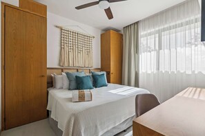 2 chambres, fer et planche à repasser, Wi-Fi, draps fournis