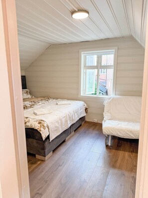 3 bedrooms, iron/ironing board, WiFi, bed sheets - Homey house in the heart of Bergen on a quiet street (Vestland)