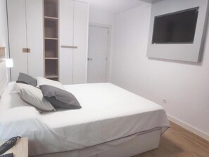 1 bedroom, iron/ironing board, WiFi, bed sheets - Apartment IMPERIO 1 - Marbella center (Marbella)