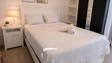 2 sovrum, internet och sÀngklÀder