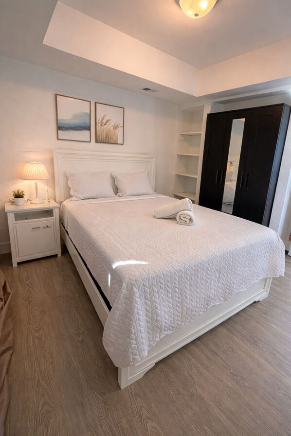 2 bedrooms, internet, bed sheets