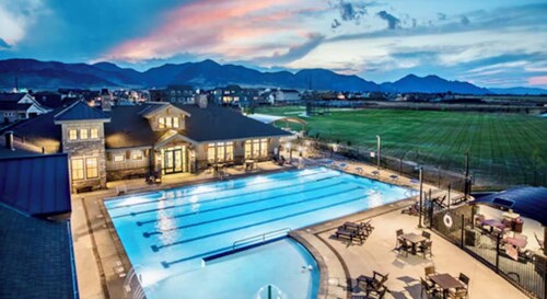 Cozy Mountain View Getaway!