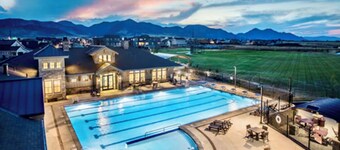 Cozy Mountain View Getaway!