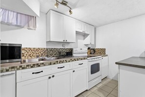 Unclassified image, 3 of 14, button