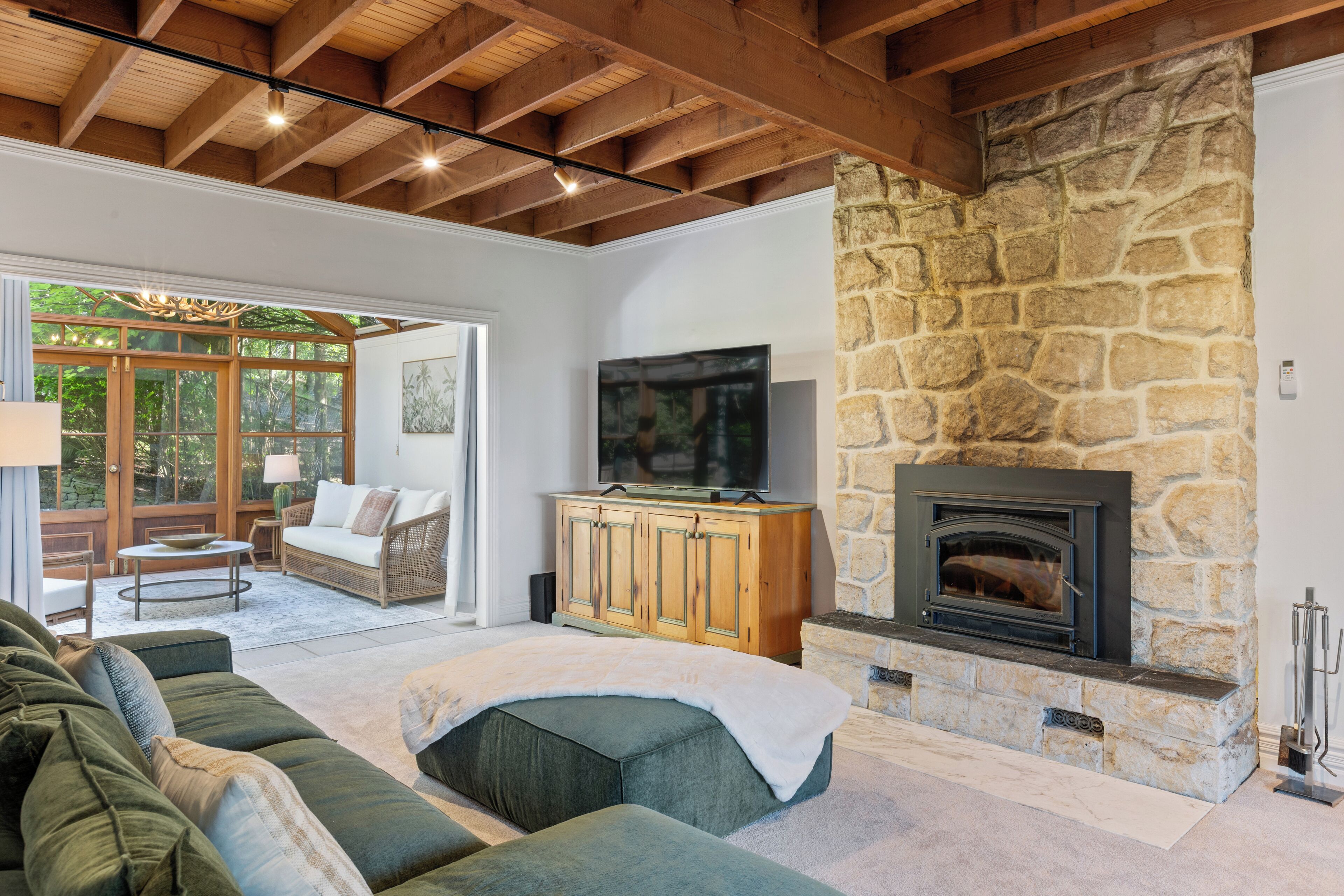 TV, fireplace