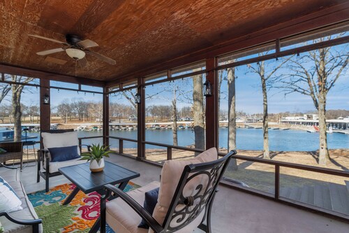 Charming Waterfront Cabin on Monkey Island at Grand Lake. Pet Friendly!