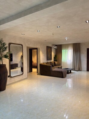 Interior - Rustic Limewash Haven, 3bd x3bath, Mojave, Lekki Phase 1 (Lekki)
