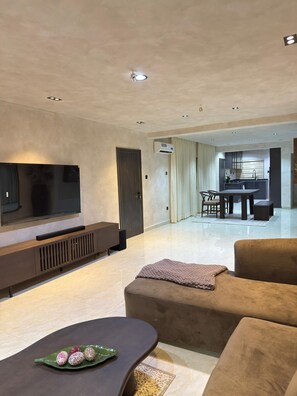 Living area - Rustic Limewash Haven, 3bd x3bath, Mojave, Lekki Phase 1 (Lekki)