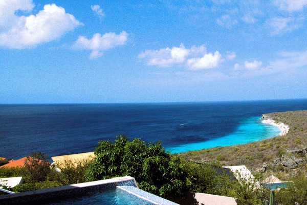 Infinity pool with panoramic views of the Caribbean blue and eastern salt