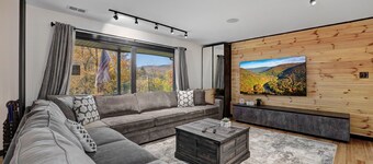 Sleeps 24! Luxury, Sauna, Hot tub, Zen room, Gameroom, pets