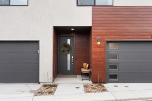 Exterior detail - Hot Tub, IR Sauna. Game Room & Mountain Views – Venues, restaurants, and more! (Monument)