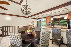Dining - Spacious, updated 2BD/2BA condo close to beaches! (Koloa)