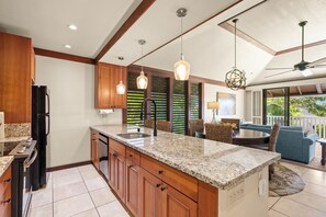 Paper towels - Spacious, updated 2BD/2BA condo close to beaches! (Koloa)