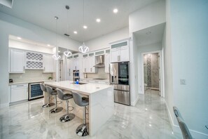 Luokittelematon kuva, 4 kautta 39, painike