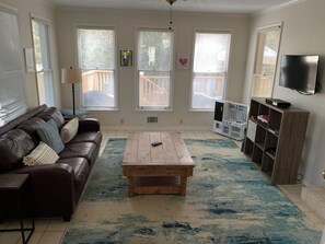 Luokittelematon kuva, 5 kautta 12, painike