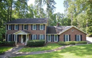 Exterior - Available Masters! Only 2.2 miles from the course. (Augusta)