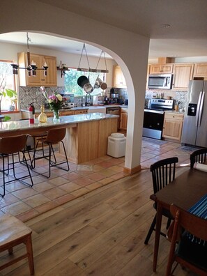 صورة غير مصنفة، 5 من 13، زرّ