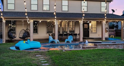 Grand 6BR 3BA Pool Escape Round Rock