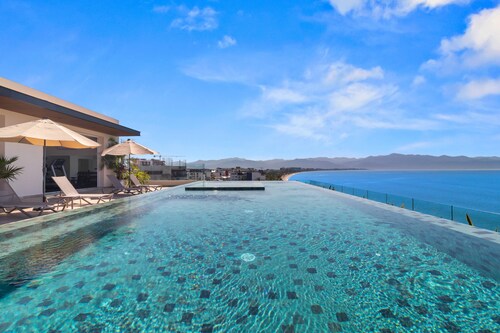 Discover Nayarit Naarena, a cozy beachfront condo in Bucerias, perfect for couples.