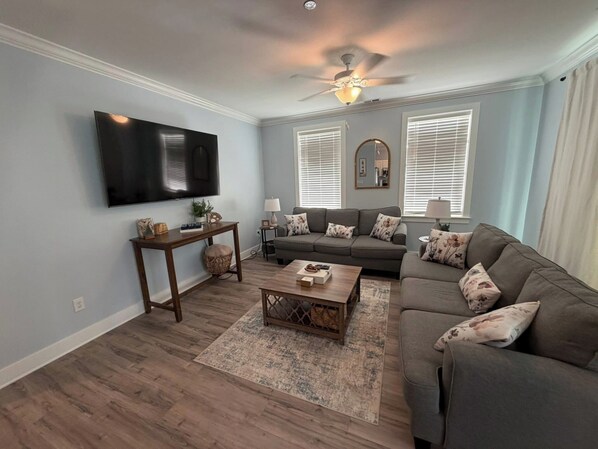 Unclassified image, 1 of 18, button