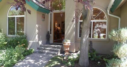 Elegant 3-bedroom house in marvelous North Hailey AVAILABLE MARCH 2026 ONLY