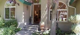 Elegant 3-bedroom house in marvelous North Hailey AVAILABLE MARCH 2026 ONLY