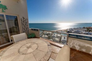 Outdoor dining - Baja 702, Las Palmas Resort (Puerto Peñasco)
