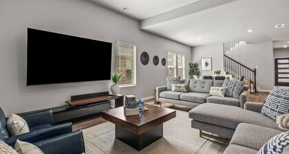 4Bed Luxury Getaway with Pool Table Lake