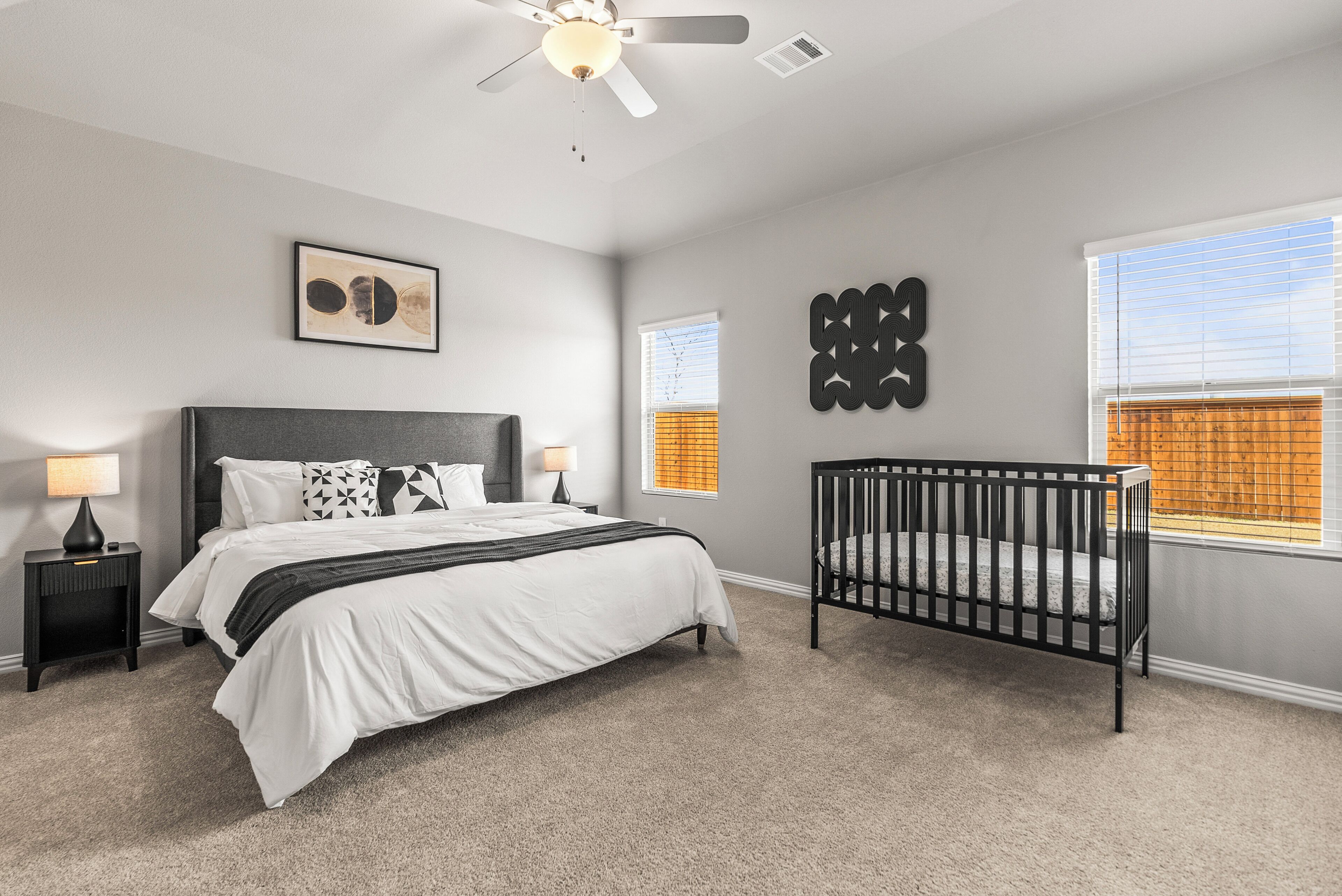 Luxury House, Garden View | Iron/ironing board, free WiFi