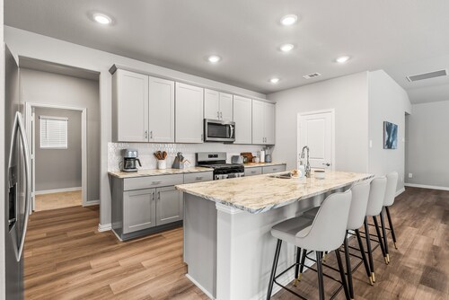 4Bed Luxury Getaway with Pool Table Lake