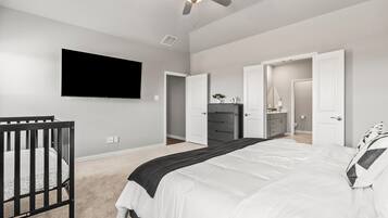 Casa de lujo, vista al jardín | Tabla de planchar con plancha y wifi gratis