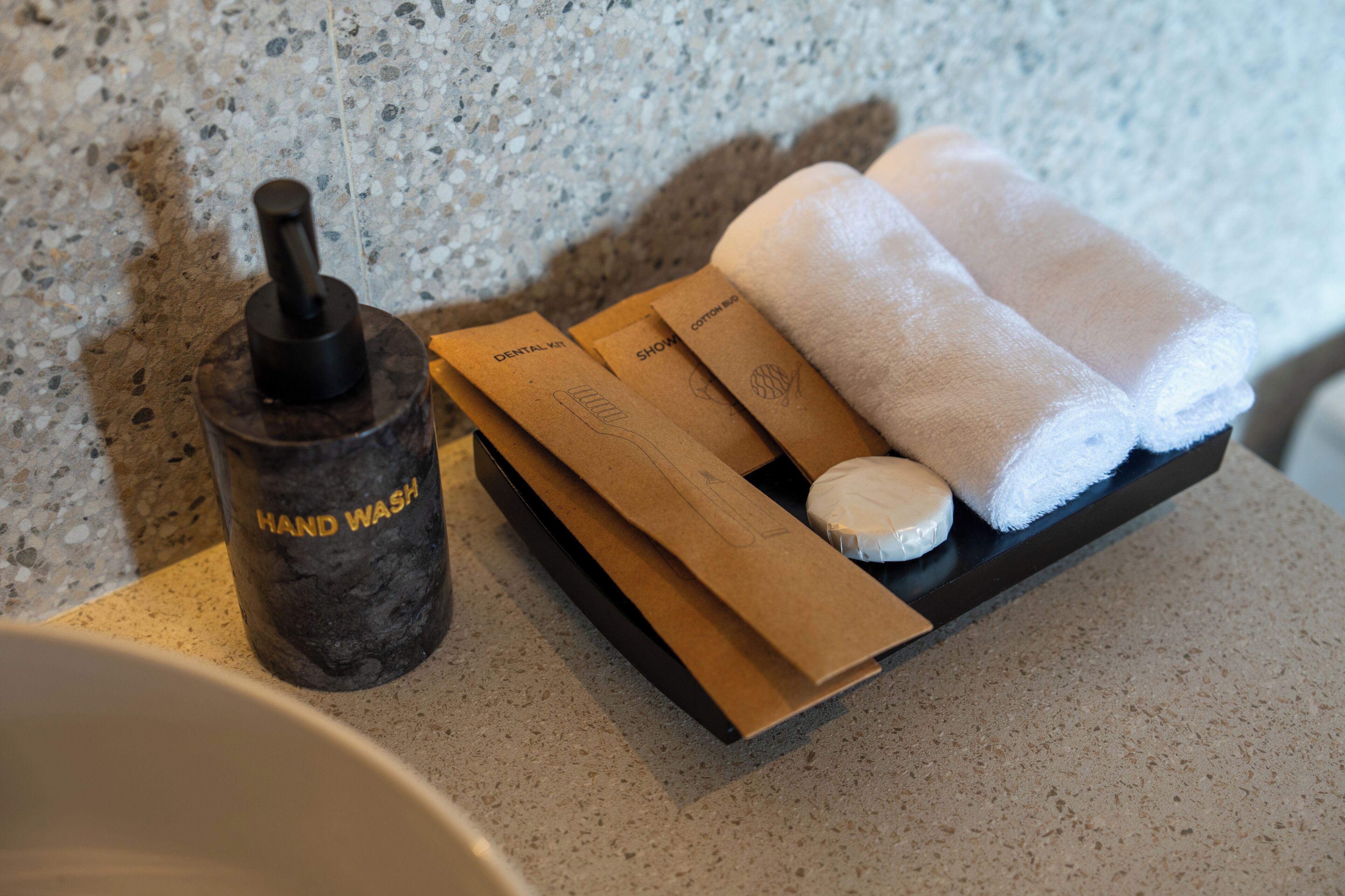 Villa panorámica, 1 habitación, piscina privada, vistas a la montaña | Servicios del cuarto de baño | Ducha, artículos de higiene personal gratuitos y secador de pelo