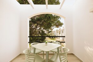 Outdoor dining - EN XUBEC. (Ciutadella de Menorca)