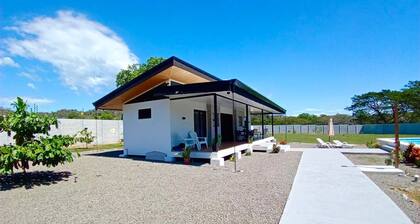 Quinta Los Monos : Private Swimming Pool : Pet-friendly