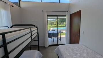 2 bedrooms, desk, free WiFi, bed sheets
